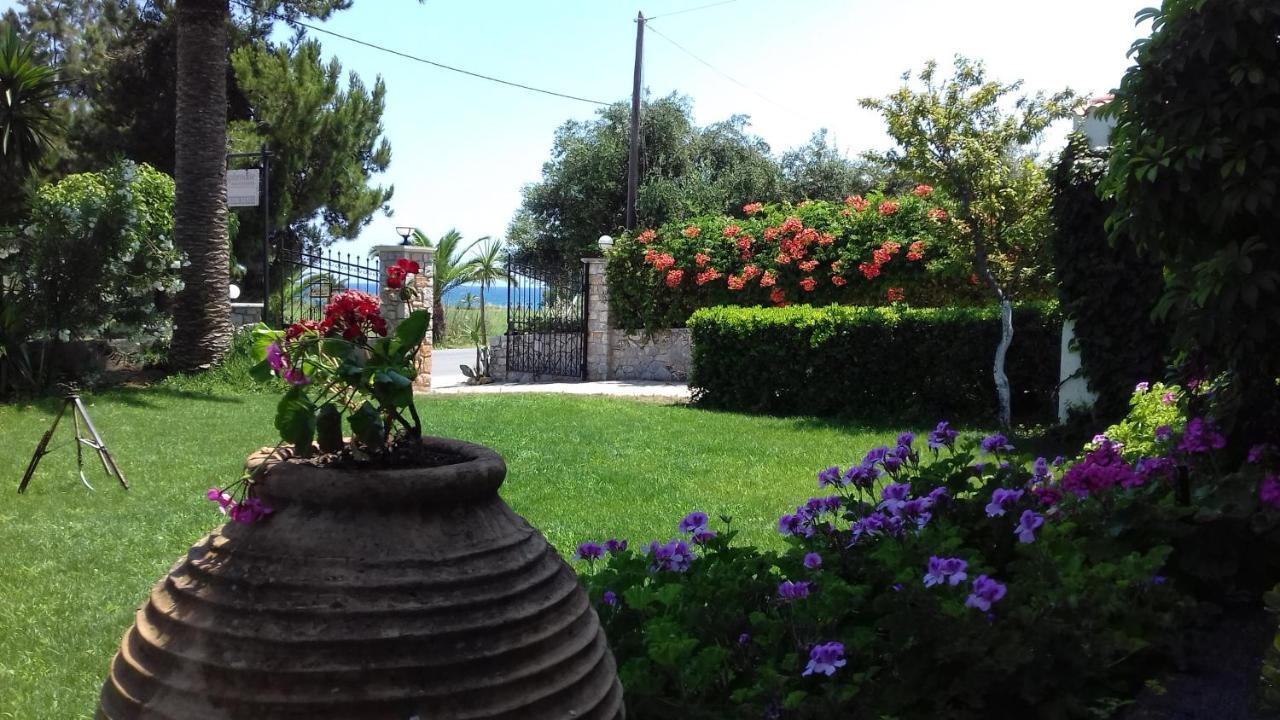 Aphrodite Apartments Каливес Екстериор снимка