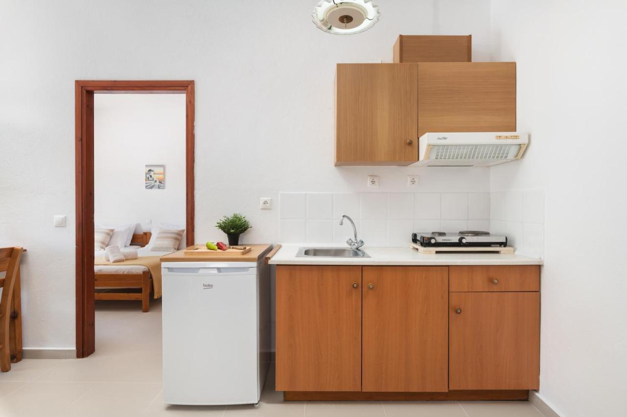 Aphrodite Apartments Каливес Екстериор снимка