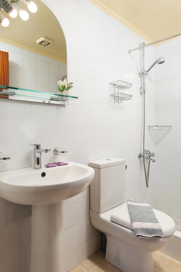 Aphrodite Apartments Каливес Екстериор снимка