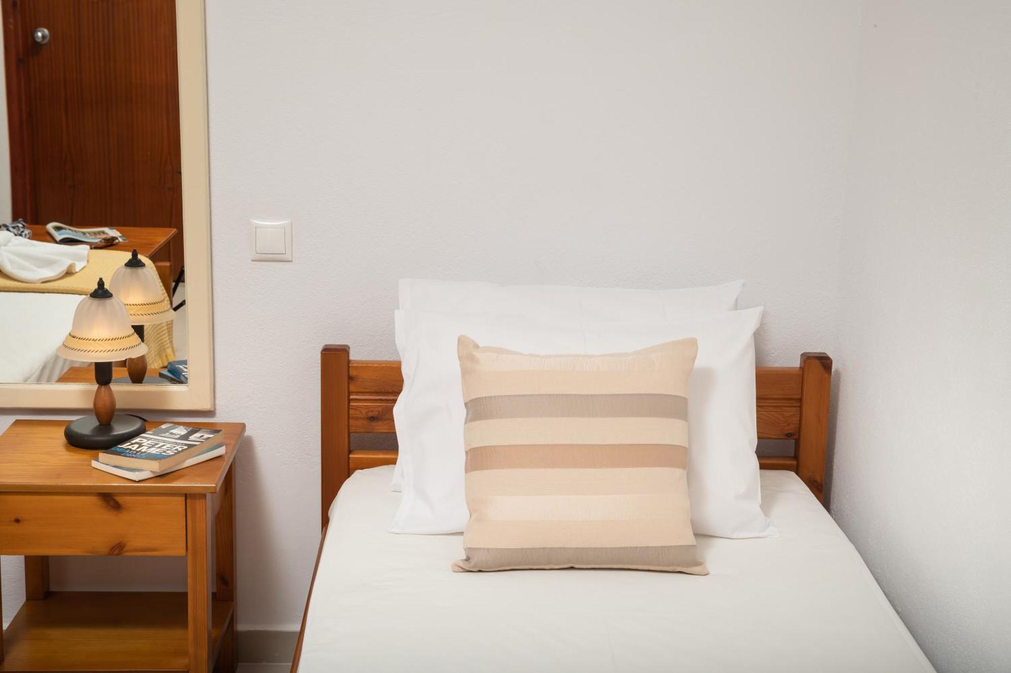 Aphrodite Apartments Каливес Стая снимка