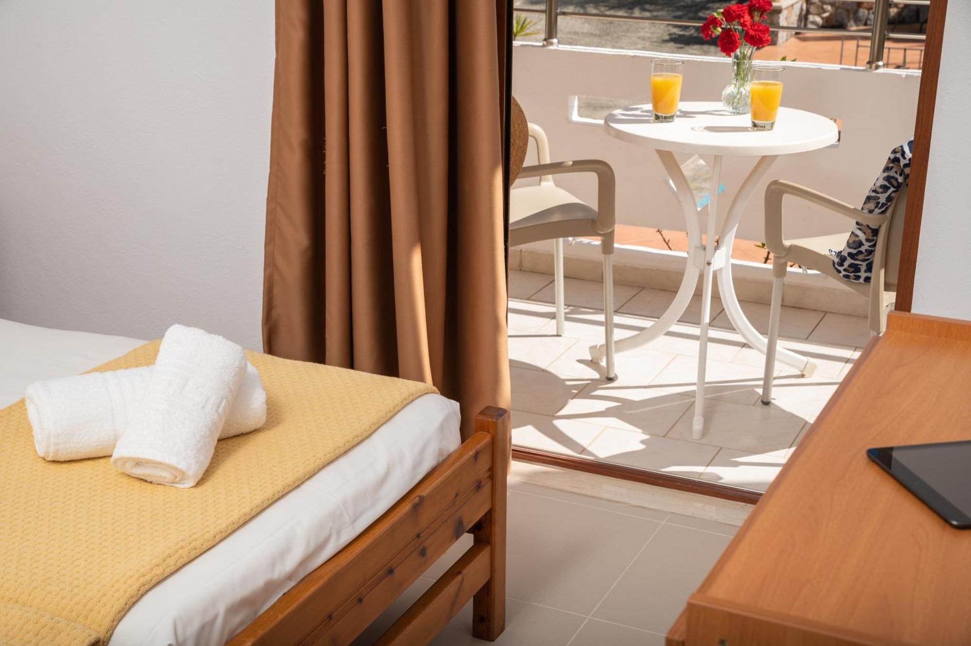 Aphrodite Apartments Каливес Стая снимка