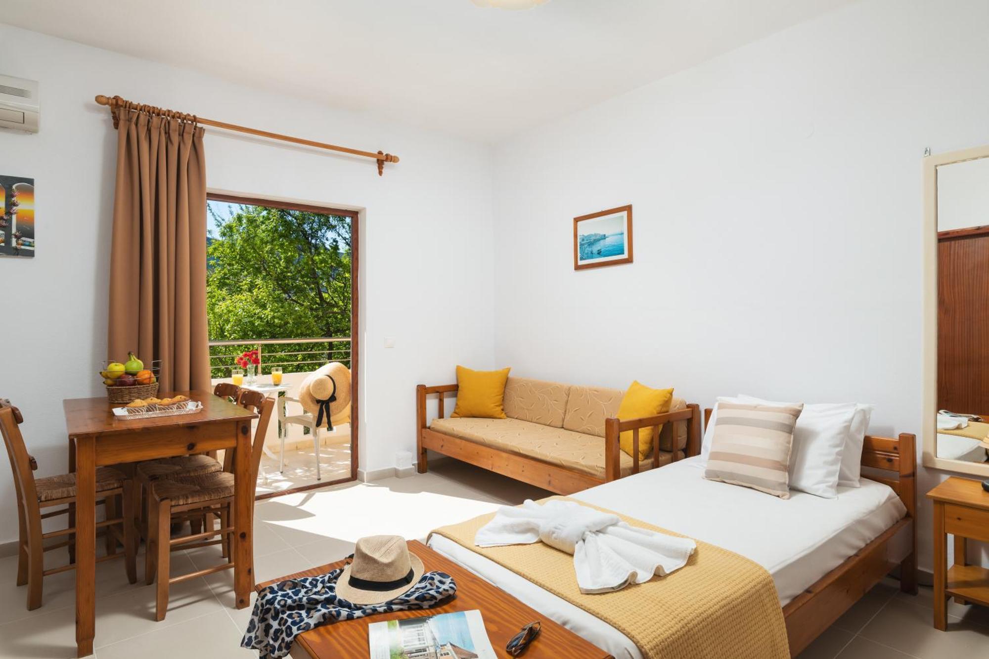 Aphrodite Apartments Каливес Екстериор снимка